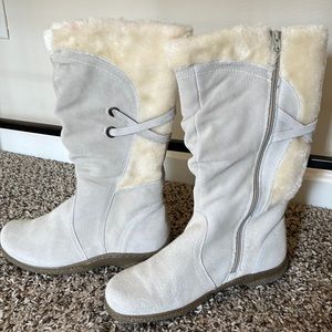 Good condition  very small stain as it appears in the photo 9 1/2 M